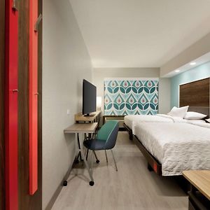 Queen Room Two Queen Beds Hearing Access